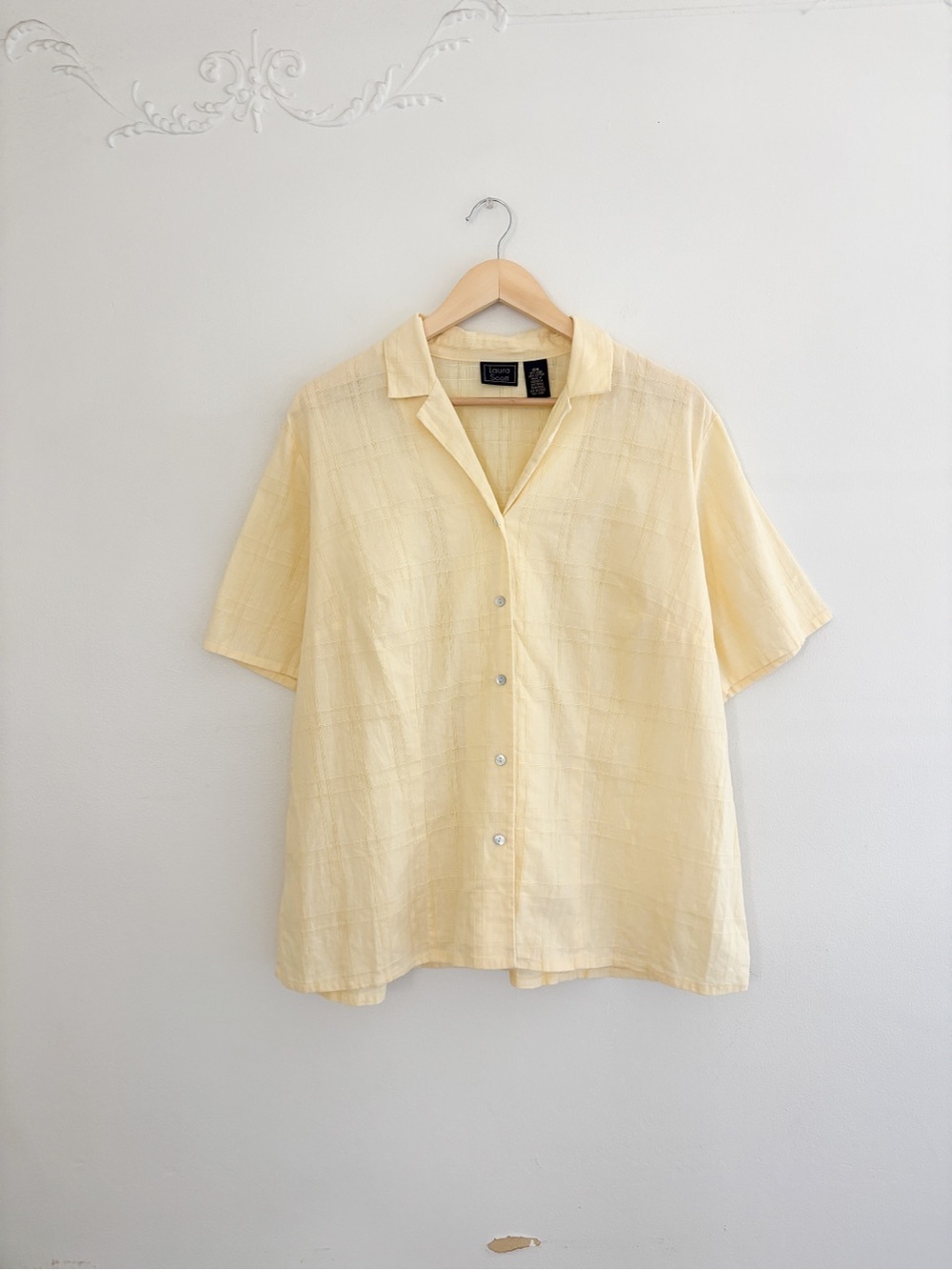 Laura Scott Pale Yellow Short-Sleeve Button-Down Shirt